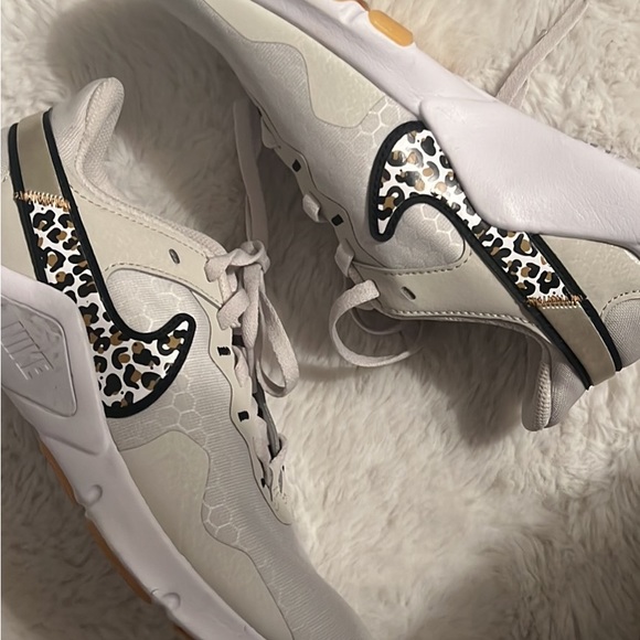 Nike Shoes - Nike sneakers